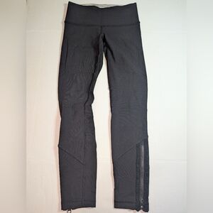 Lululemon | Black Pace Rear Zipper Crop Yoga Pants (Capris)